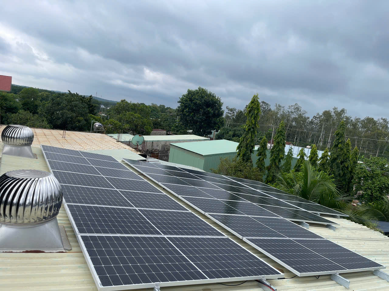 CÔNG TRÌNH ĐIỆN MẶT TRỜI CÔNG TY MỦ CAO SU MINH THÌN ( BÌNH PHƯỚC)