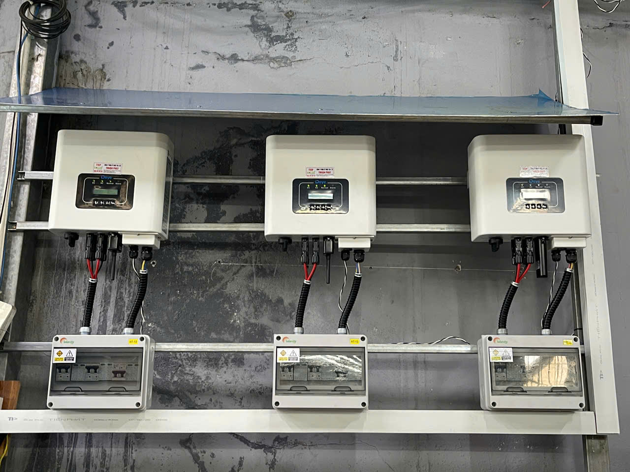 CÔNG TRÌNH ĐIỆN MẶT TRỜI XƯỞNG SẢN XUẤT NỘI THẤT Ô TÔ MMK AUTO GÒ VẤP